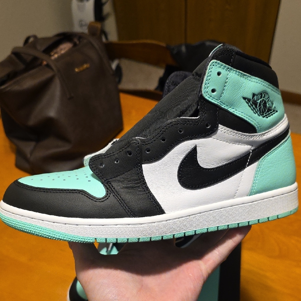 Nike Air Jordan 1 High OG Mint and Black Sneakers Og Box Authentic